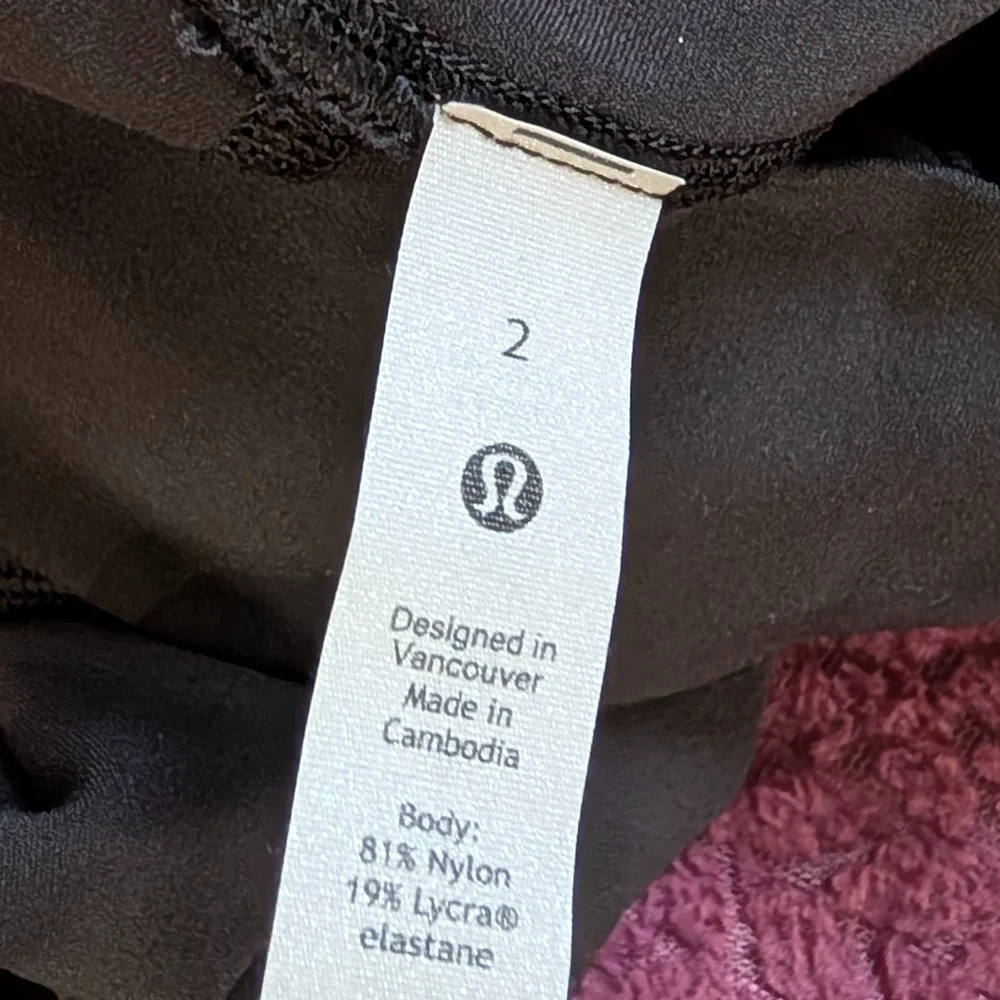 NEW Lululemon Black Align HR Crop 21" Leggings - Picture 3 of 4